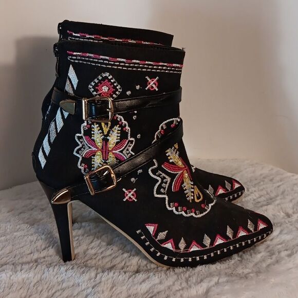 Embroidered Stiletto Pointy Toe Ankle Boots - Picture 1 of 7